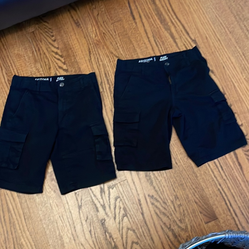 Arizona boys cargo shorts (2)- great condition